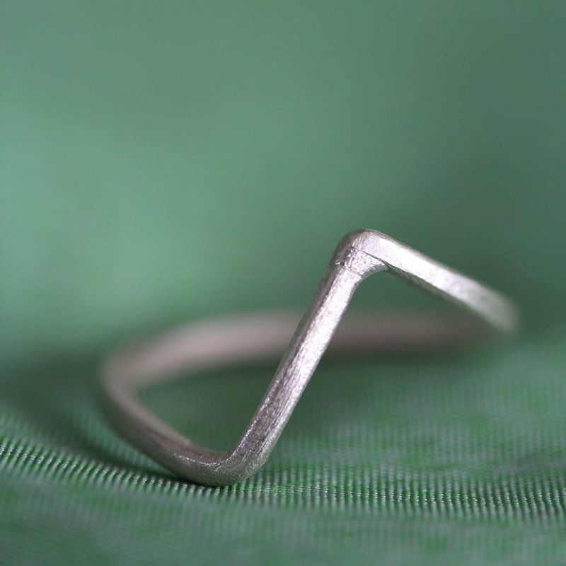 Geometrical front-fold silver minimal style ring (R0044) - 戒指 - 银 银色