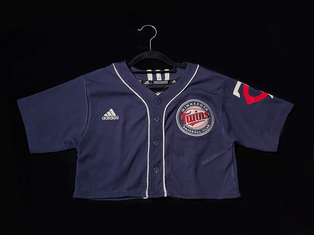 REGETHER 古着改制短版MLB棒球衣-合身款-adidas-TWINS-08 - 女装 T 恤 - 聚酯纤维 蓝色