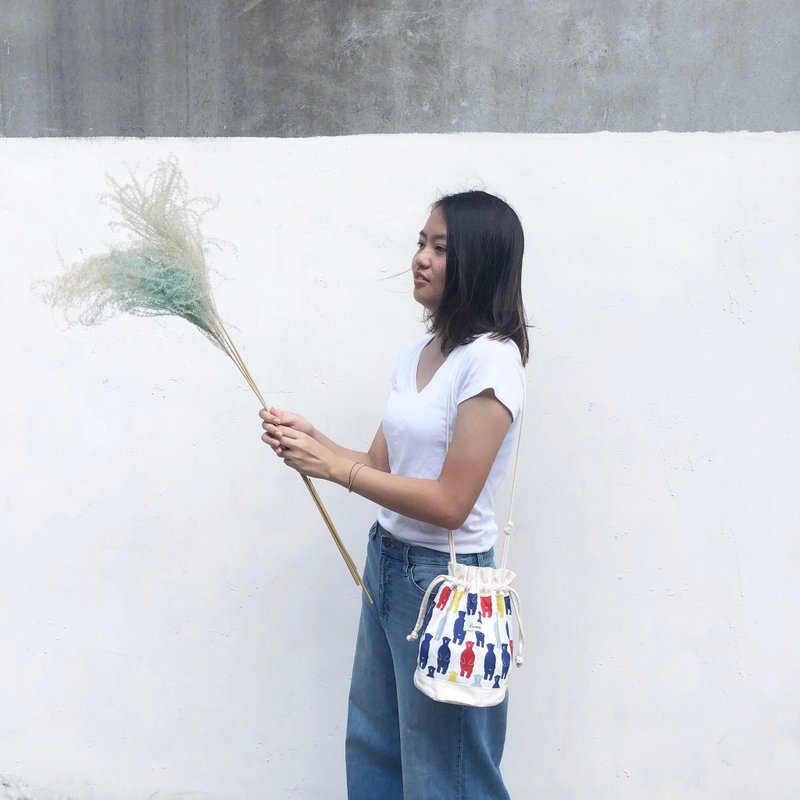 软糖熊 / 蓝 黄 红 / 多用途 水桶包 束口包 收纳包 - 侧背包/斜挎包 - 棉．麻 