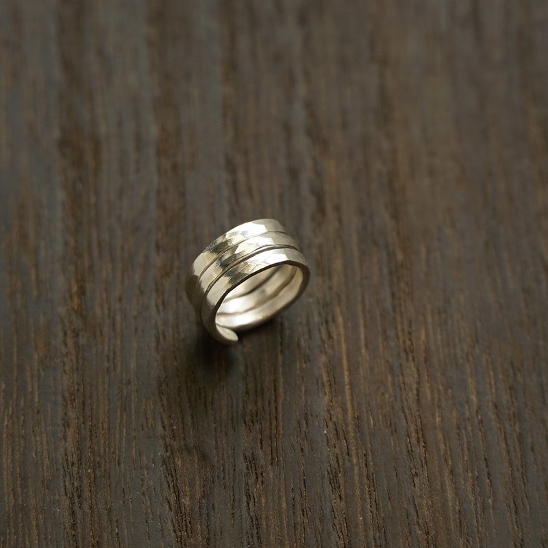 实验室 RoomB 锻敲纯银戒指 / 环绕 - 戒指 - 银 银色