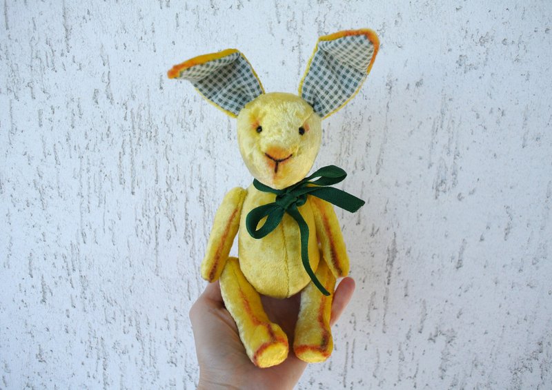 玩具兔子 Yellow bunny, Artist ooak rabbit, Vintage plush toy, Easter bunny - 玩偶/公仔 - 其他人造纤维 黄色