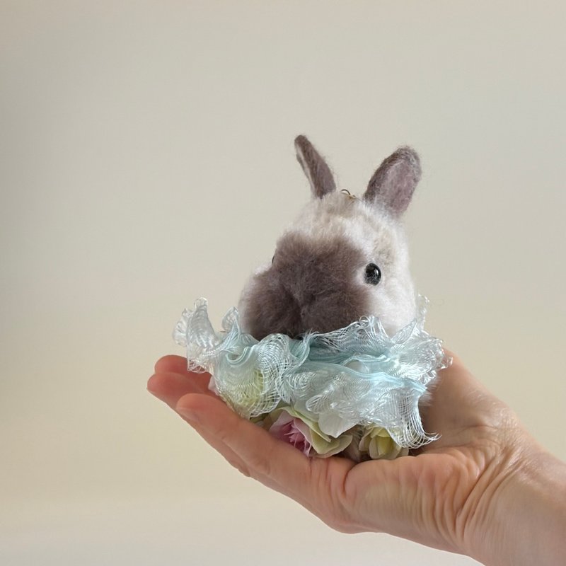 包包吊饰 羊毛毡花园兔 侏儒兔 烟灰珍珠色 - 玩偶/公仔 - 其他材质 