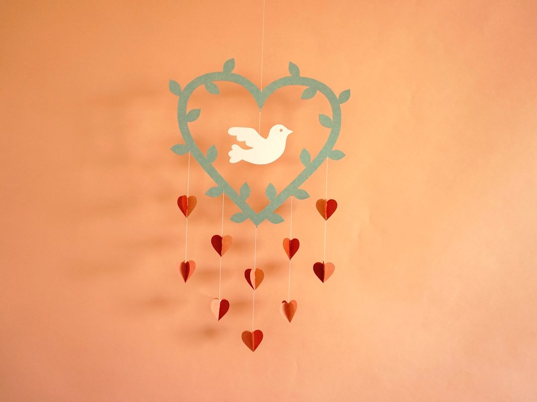 Mobile Heart and Pigeon B Part 1 - 墙贴/壁贴 - 纸 红色