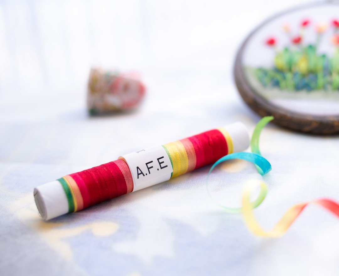 AFE Silk Ribbon No.103 Gradation from red to yellow to green - 编织/刺绣/羊毛毡/裁缝 - 丝．绢 多色