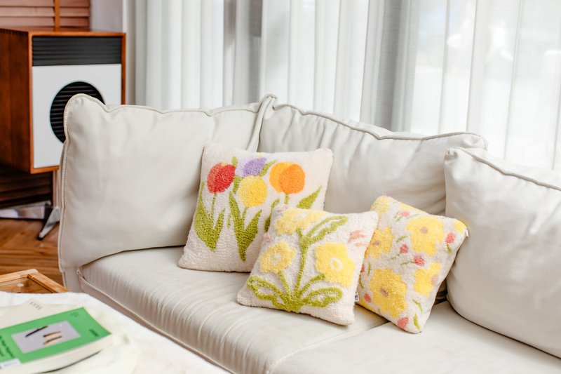 小花毛绒抱枕 - 枕头/抱枕 - 其他人造纤维 多色