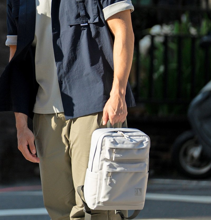 环保调色板 轻旅大V包  Eco Primary VERA_RP  冷寂灰  10L - 后背包/双肩包 - 环保材料 灰色