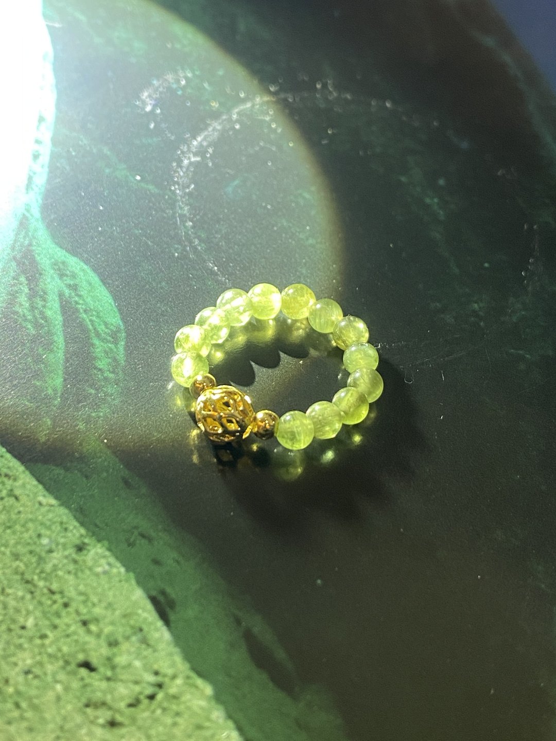 天然橄榄石手工串珠戒指16mm - 戒指 - 水晶 绿色