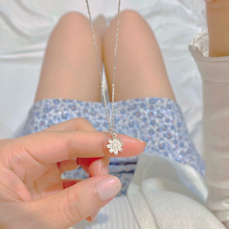 MIH 金工首饰 | 如花在野 温柔热烈 - 花朵925纯银项链 - 项链 - 纯银 银色
