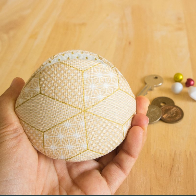 Japanese style accessories case. Gold Kumiko collection .Birthday gift. - 化妆包/杂物包 - 棉．麻 金色