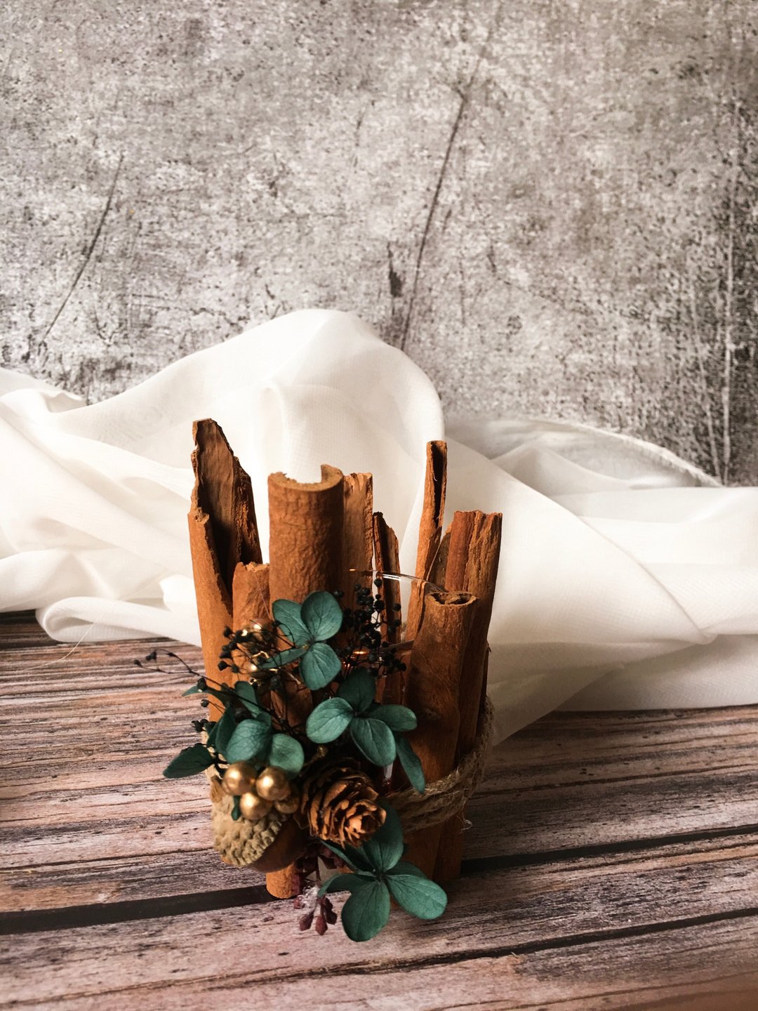 OSÀ | Cinnamon Candle Holder肉桂烛台 + Tea Light Candle茶烛 - 蜡烛/烛台 - 植物．花 多色