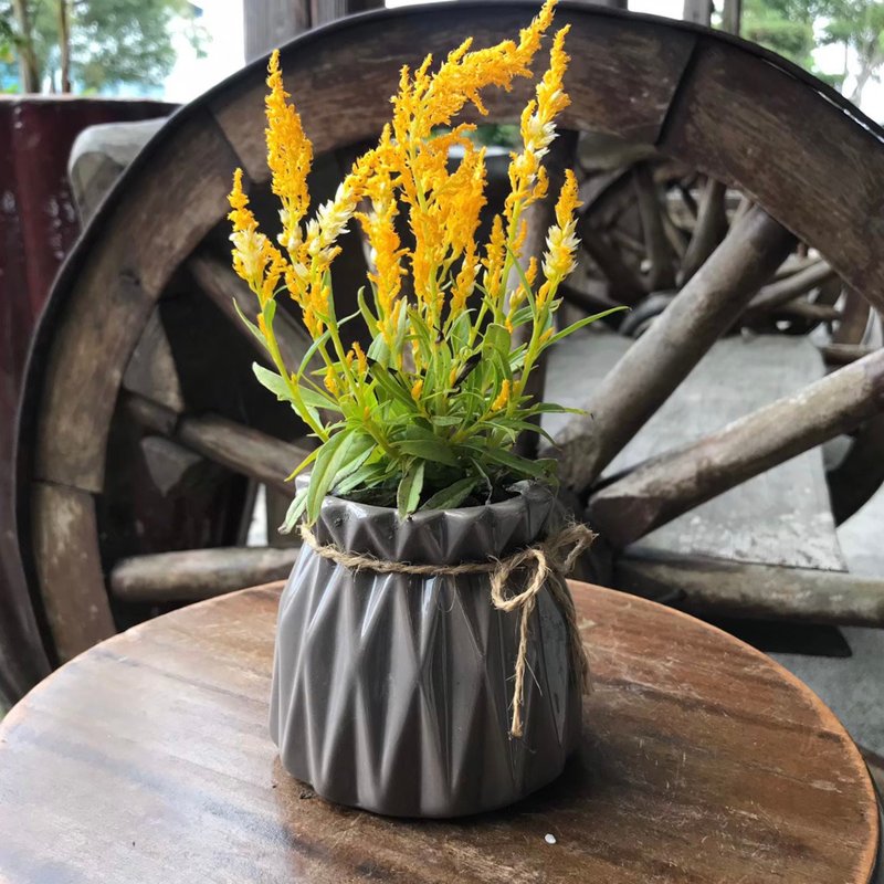 几何造型花瓶花器 时尚咖啡色多面体设计款 植栽盆栽 - 花瓶/陶器 - 瓷 卡其色