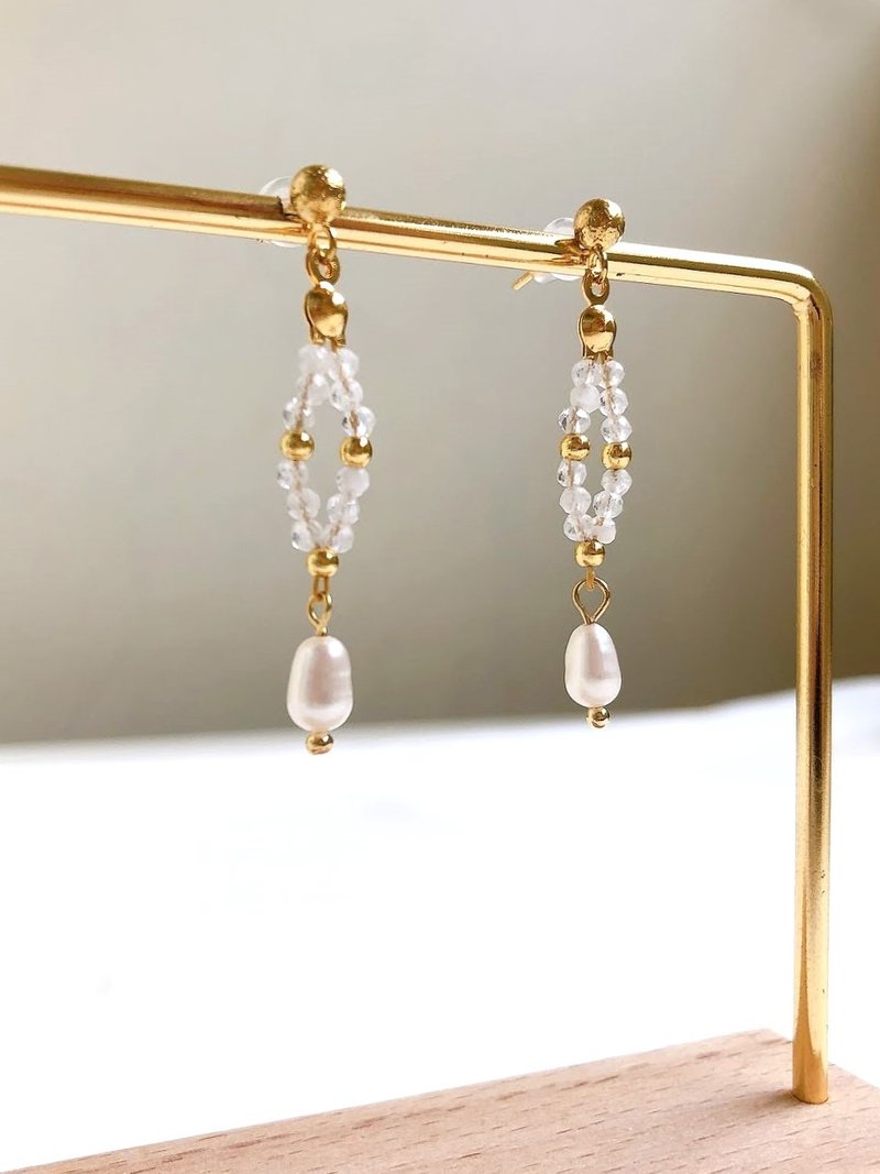 蕾丝裙/天然珍珠/月光石/14k包金/耳针 - 耳环/耳夹 - 珍珠 白色