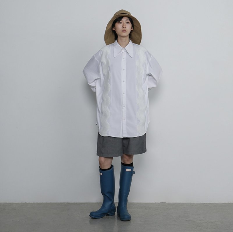 White Wave Shirt 刺繡波浪白条纹衬衫 無性別穿搭 - 女装衬衫 - 棉．麻 白色