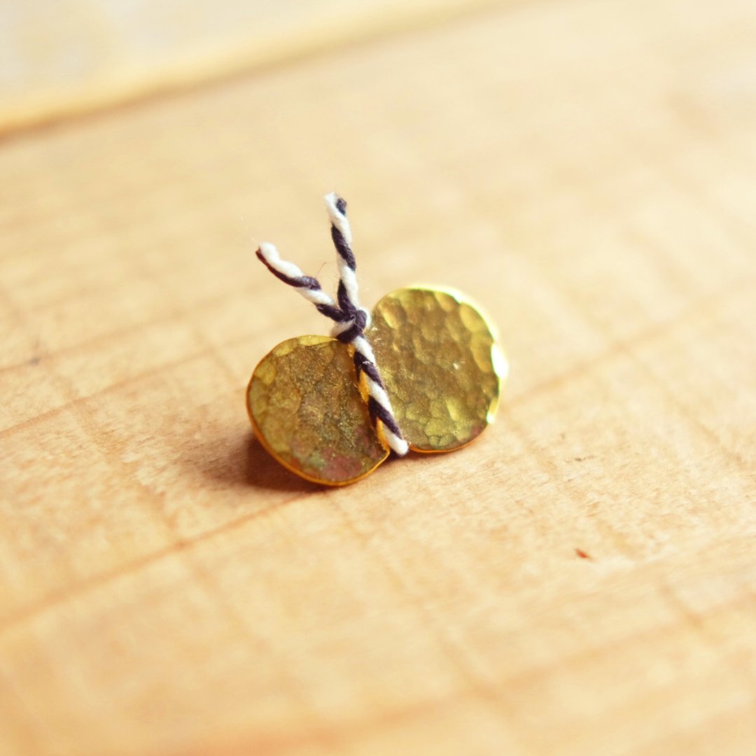 Brass brooch butterfly B010-3 - 胸针 - 其他金属 金色