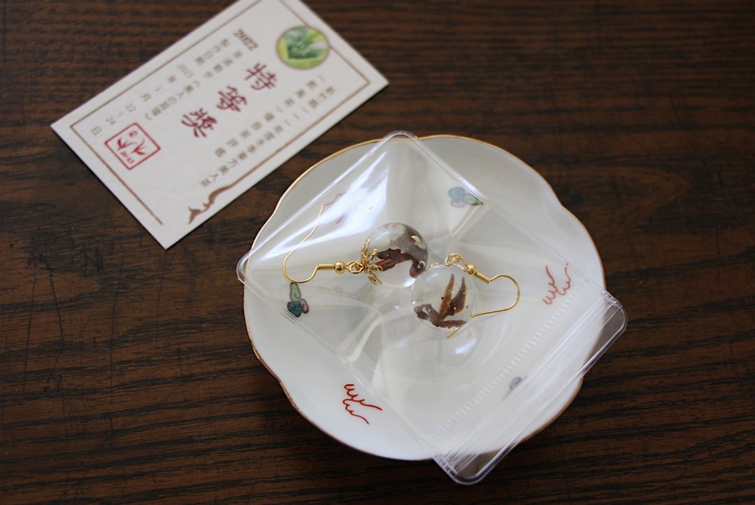 【茶道散步】美人の耳环 - 特等奖 O6 - 耳环/耳夹 - 树脂 透明