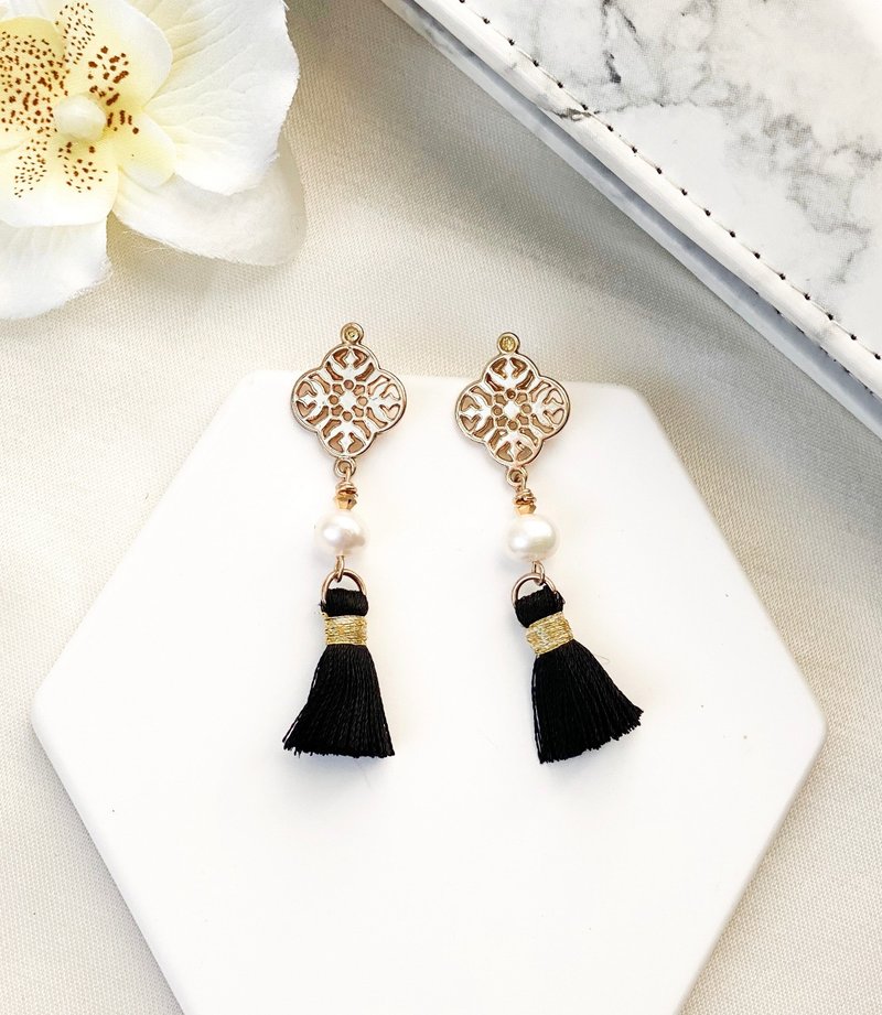 RURI | 金色气质通花 淡水珍珠 黑色流须 耳环 耳夹 - 耳环/耳夹 - 珍珠 黑色