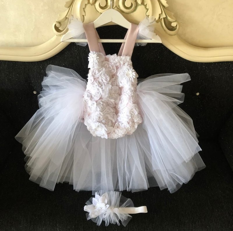 Blush pink and white romper with 3d flowers, headband and shoes for baby girl. i - 包屁衣/连体衣 - 其他材质 