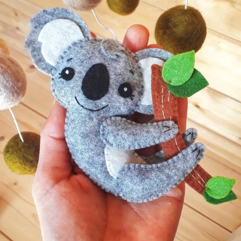 Cute koala figurine, Felt mini koala animal hanging ornament - 玩偶/公仔 - 聚酯纤维 灰色