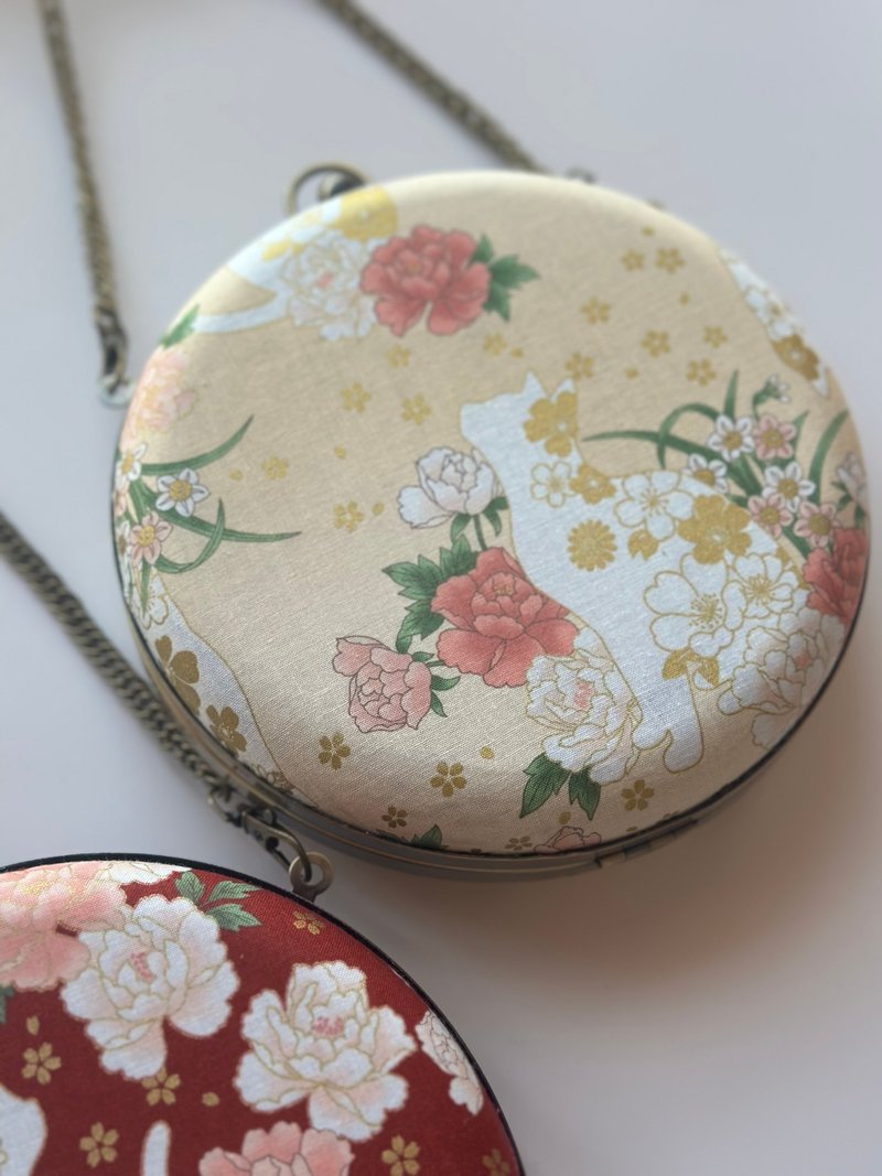 金黄猫咪水仙小圆包 - 可手拿/ 斜背/ 婚礼姊妹礼物 - 手拿包 - 棉．麻 黄色