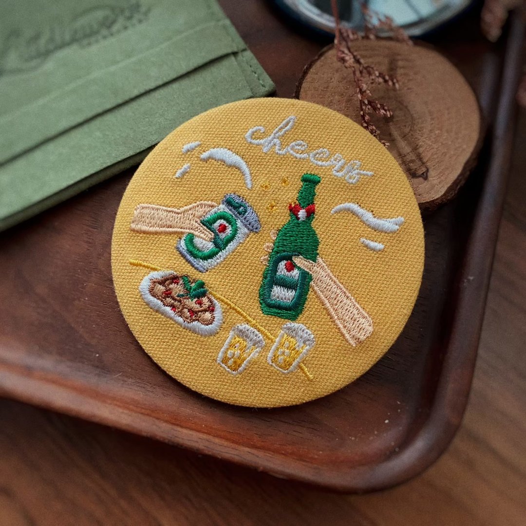 刺绣马口镜(附麂皮袋) - Cheers!干杯 - 彩妆刷具/镜子/梳子 - 棉 多色
