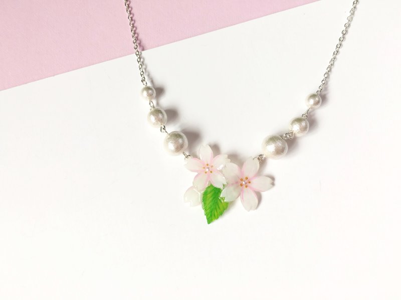 *Haku·Neko*  [限定白桜系列] 手绘白樱花叶子花瓣棉棉珠颈链 - 颈链 - 压克力 白色