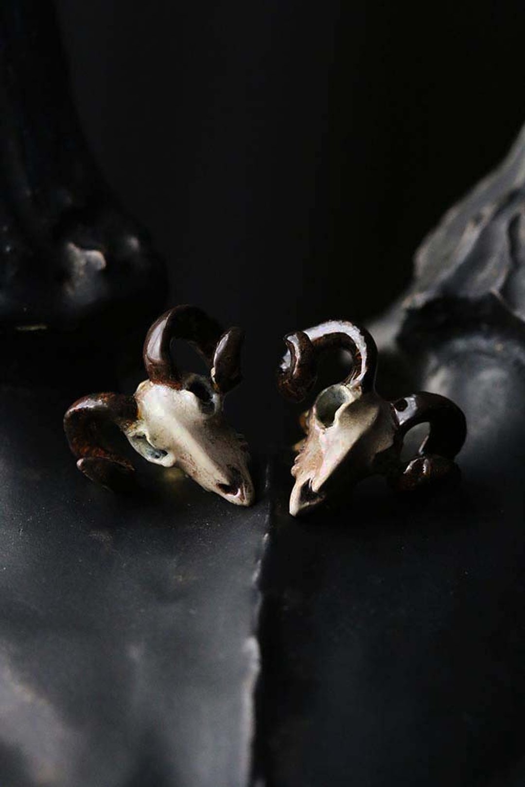 Goat Skull Stud Earrings - Painting Version. - 耳环/耳夹 - 其他金属 