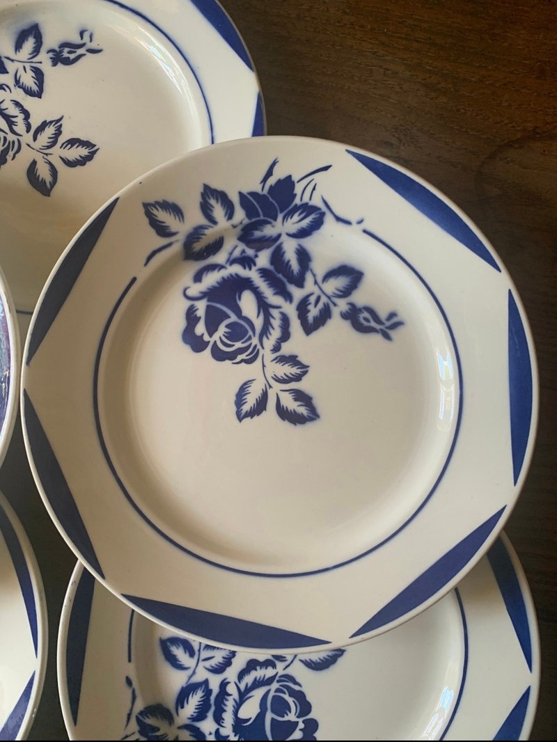 法国复古antique蓝色玫瑰花纹图案陶瓷圆盘餐具 - 盘子/餐盘/盘架 - 瓷 白色