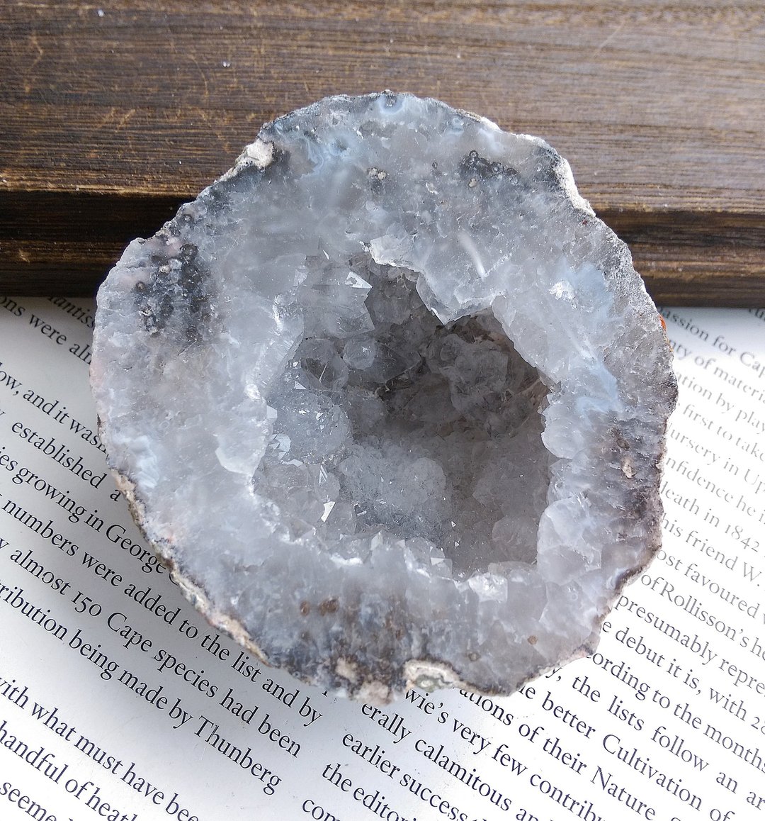 Crystal  马达加斯加产地  白水晶 雷公蛋 天然矿石 原矿 - 摆饰 - 其他材质 