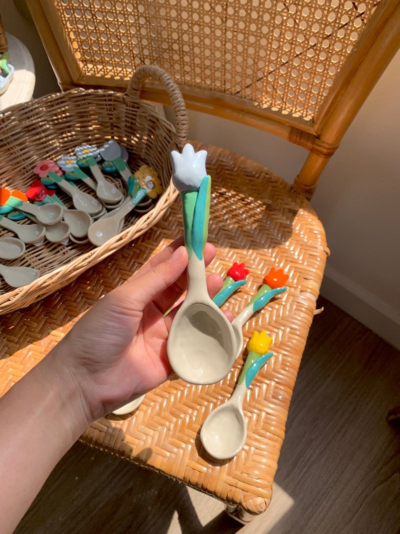 Soup Spoon Tulip - 其他 - 陶 多色
