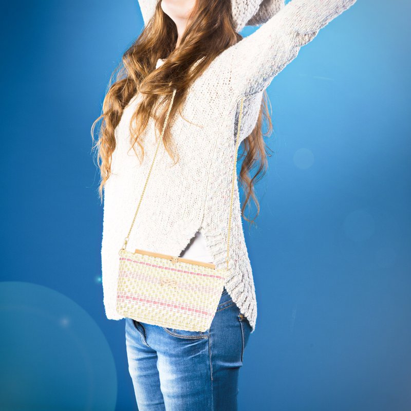 口金包|斜背包|手工编织包 - 温柔总是能将心融化 而浪漫是幸福的 - 手拿包 - 其他材质 多色