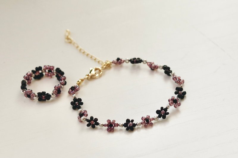 午夜的森林。小花朵米珠戒指手链set。神秘暗黑色系 - 手链/手环 - 压克力 黑色