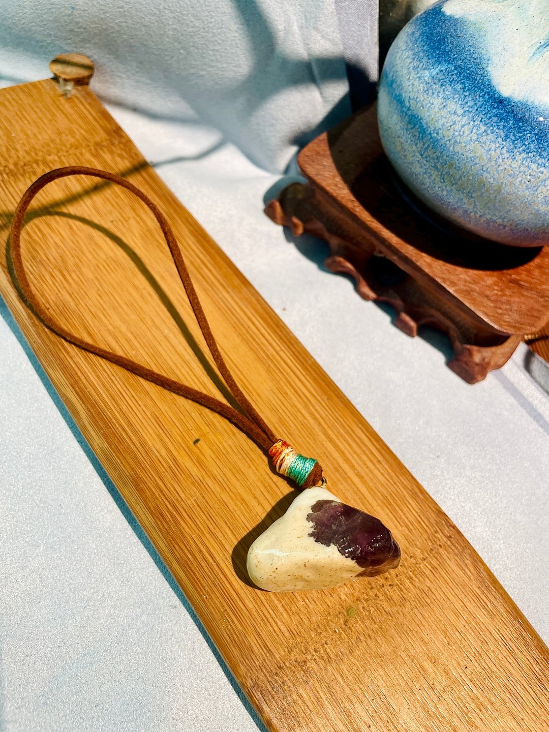 静山之雪|萤石 手捏黏土吊饰 水晶/配饰/礼物 - 吊饰 - 水晶 多色