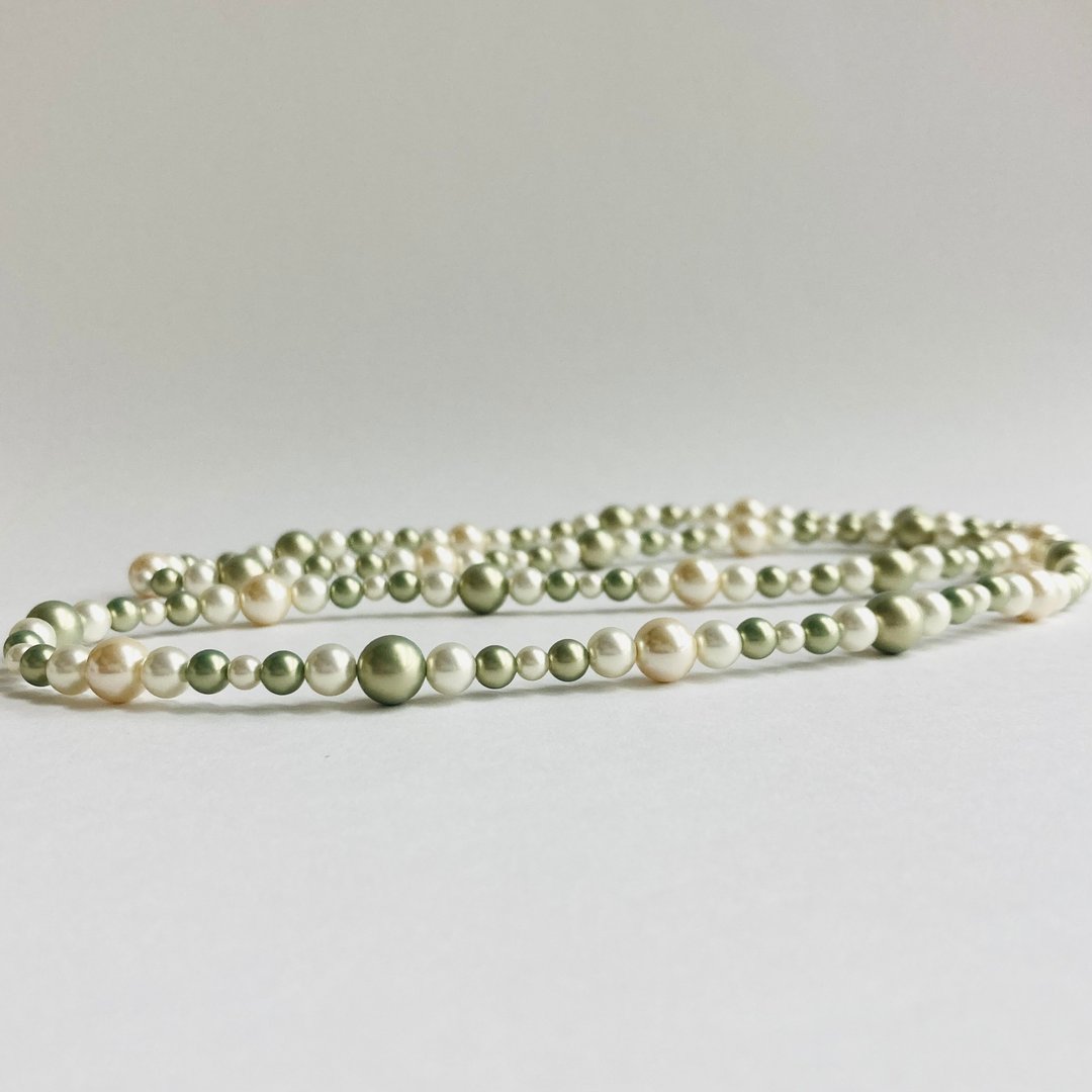 玻璃混合珍珠歌剧款项链 / 无扣式工法 / 4x8mm 约80cm / 绿x白混合 / 日本制造 - 项链 - 玻璃 绿色