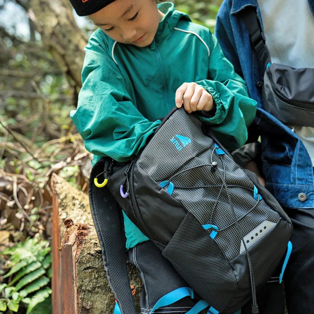 环保调色板 轻量健走机能背包  Eco Primary Trekker 黑蓝  12L - 后背包/双肩包 - 环保材料 黑色