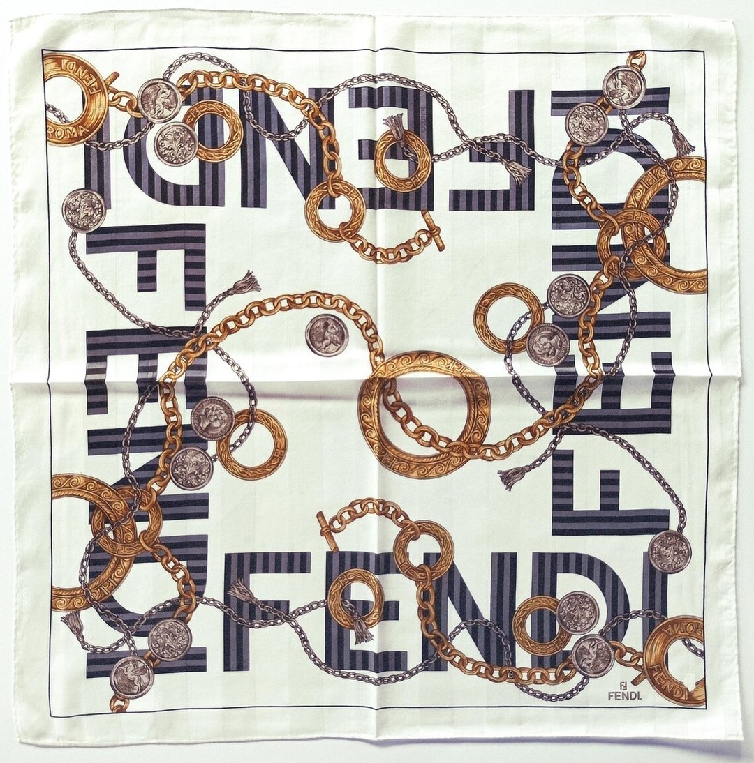 Fendi 丝巾：Logo 印花缀以链条与钱币图案，织纹底蕴，23 x 23 英寸 - 丝巾 - 棉 灰色
