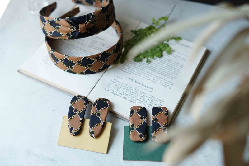 古董领带改制发夹-Fendi-深棕复古马衔扣印花-两入一组 - 发饰 - 丝．绢 咖啡色