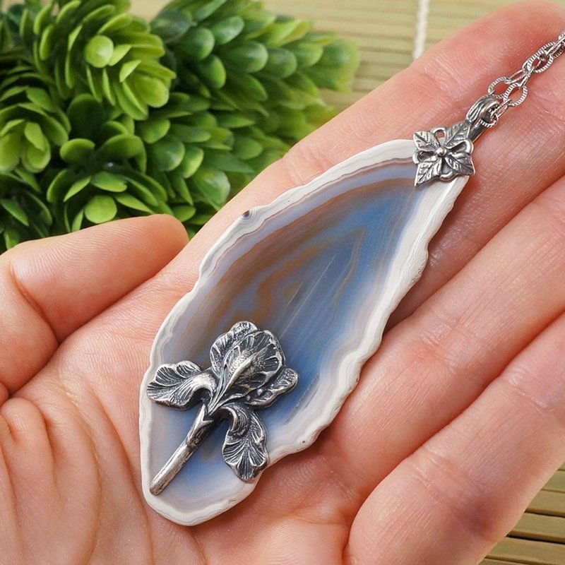 Gray Blue Agate Slice Slab Pendant Silver Iris Flower Floral Necklace Jewelry - 项链 - 半宝石 灰色