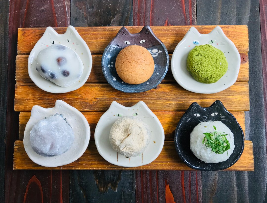 Set of 6 small plates of cats! - 浅碟/小碟子 - 陶 白色