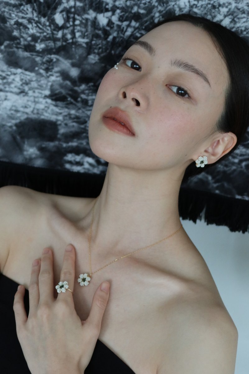 暮光小菊耳环\耳夹可 花 雕菊 夹式耳环 925银 婚礼饰品 华丽耳环 - 耳环/耳夹 - 其他材质 银色