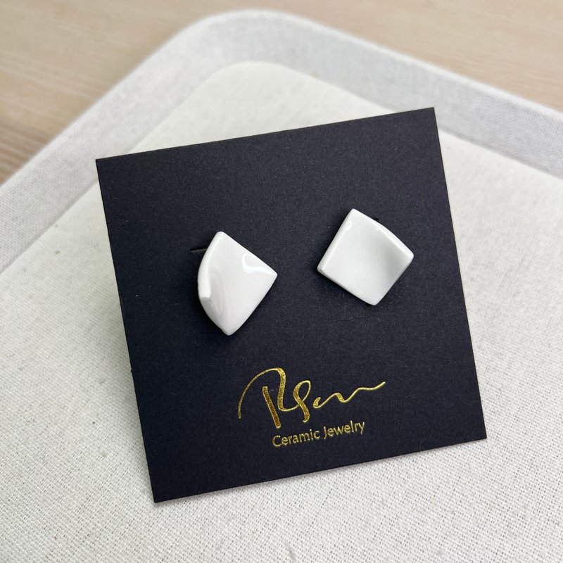 Minimalism 白瓷耳环 White Curve Prism 圣诞 派对 礼物 包装 - 耳环/耳夹 - 瓷 白色