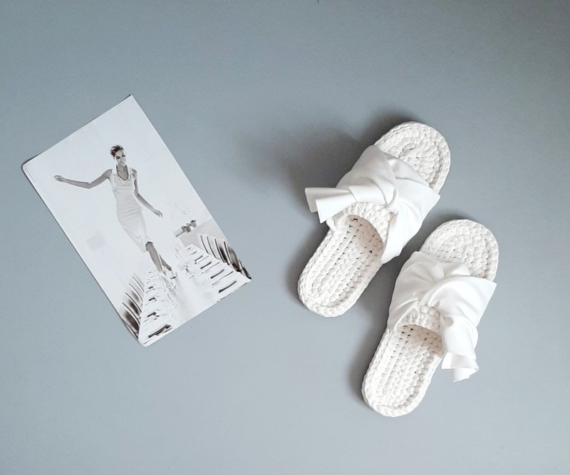 White bride slippers Wedding Ivory shoes for bride Flat - 女款休闲鞋 - 棉．麻 白色