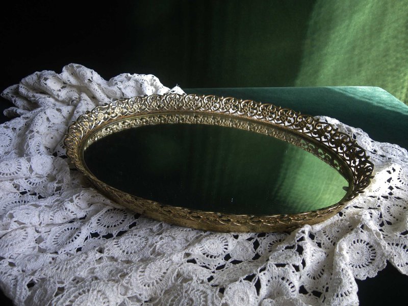 【老时光 OLD-TIME】早期欧洲雕花金属收纳镜盘 - 收纳用品 - 其他材质 