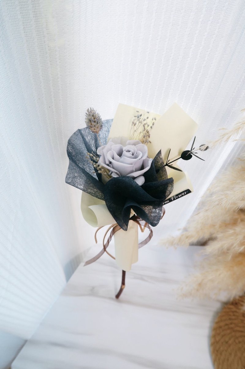 【定制化礼物】永生玫瑰小花束 －ONLY | 永生花束/干燥花/永生花 - 干燥花/捧花 - 植物．花 多色