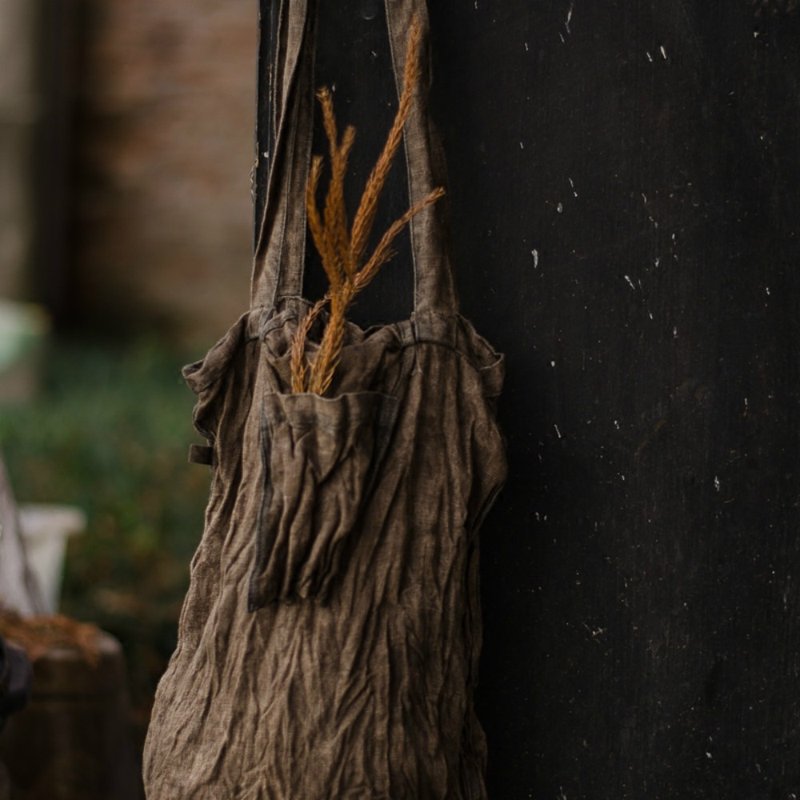 枯葉蝶侘寂 | 大地色 皺感純漢麻手作托特包 單肩背包環保購物袋 - 侧背包/斜挎包 - 棉．麻 咖啡色