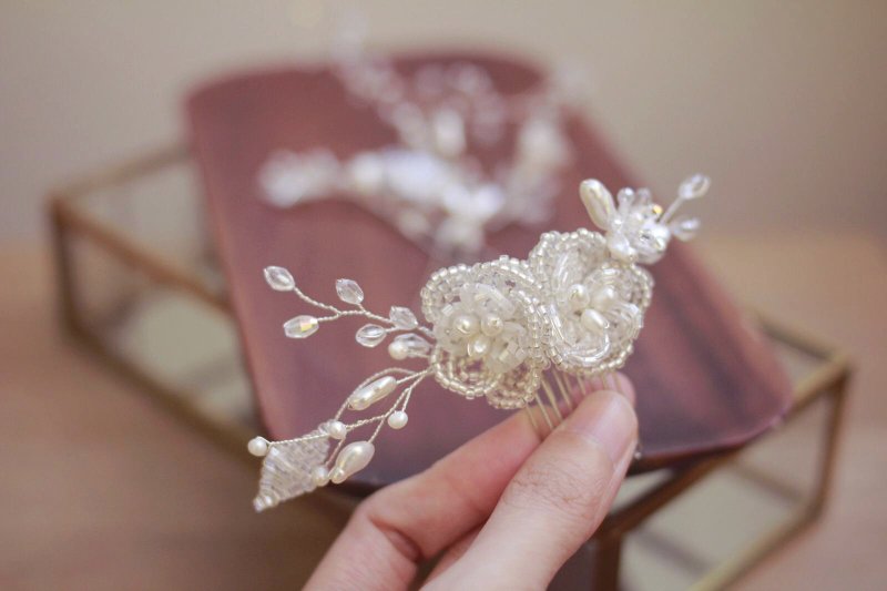 手工哑白珠花珍珠头饰,新娘水晶头饰,新娘花饰,bridal headpiece - 发饰 - 珍珠 白色