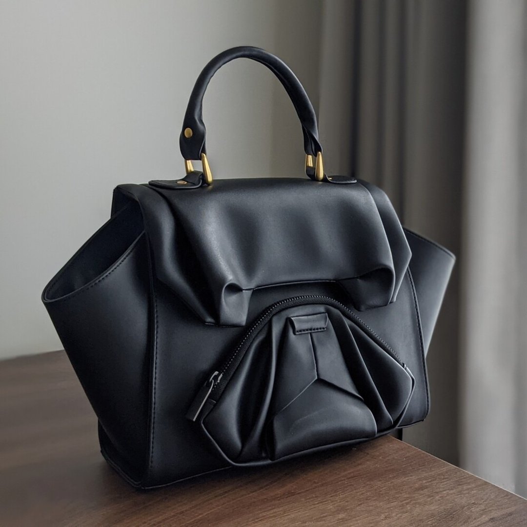 Black pug handbag - 侧背包/斜挎包 - 人造皮革 黑色
