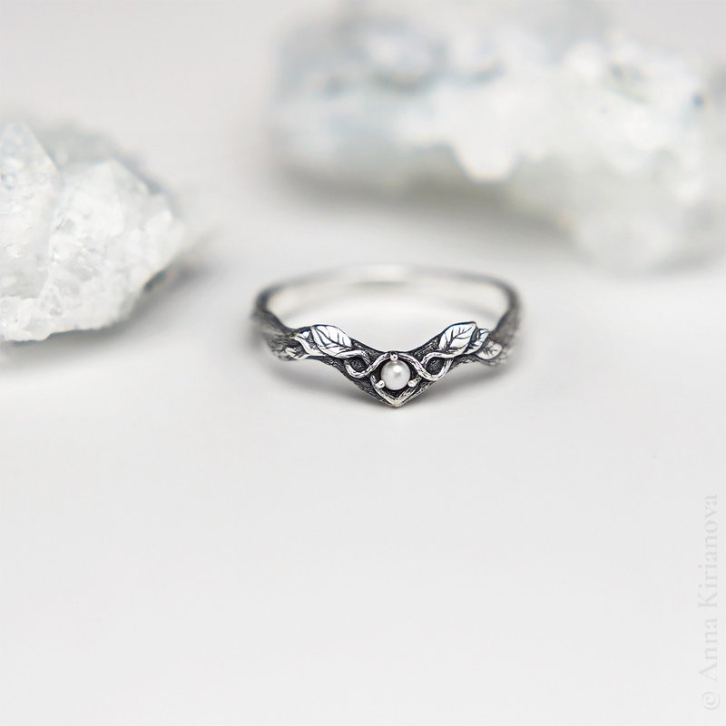 Leaf Ring with Natural Pearl - 戒指 - 纯银 银色