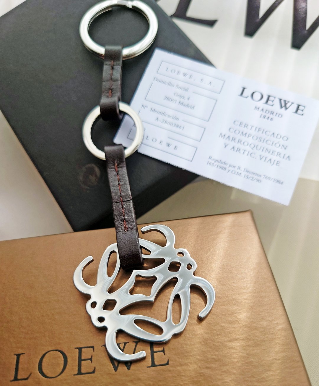 中古美品 附标盒 Loewe 车匙锁匙扣锁匙圈 钥匙扣钥匙圈 包包挂件 - 化妆包/杂物包 - 真皮 咖啡色