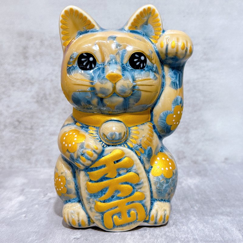 【映梅藏富】清水烧招财猫 | 花结晶 灰青 - 体花 千万両 - 摆饰 - 瓷 多色