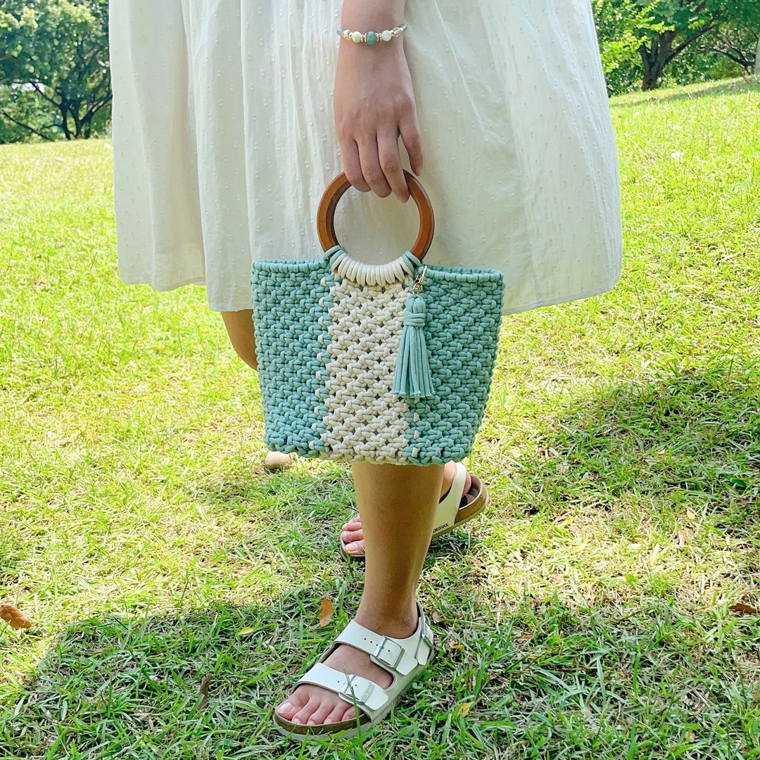 Macrame 木质提把 编织 手提包 附流苏钥匙圈 编织包 - 手提包/手提袋 - 棉 